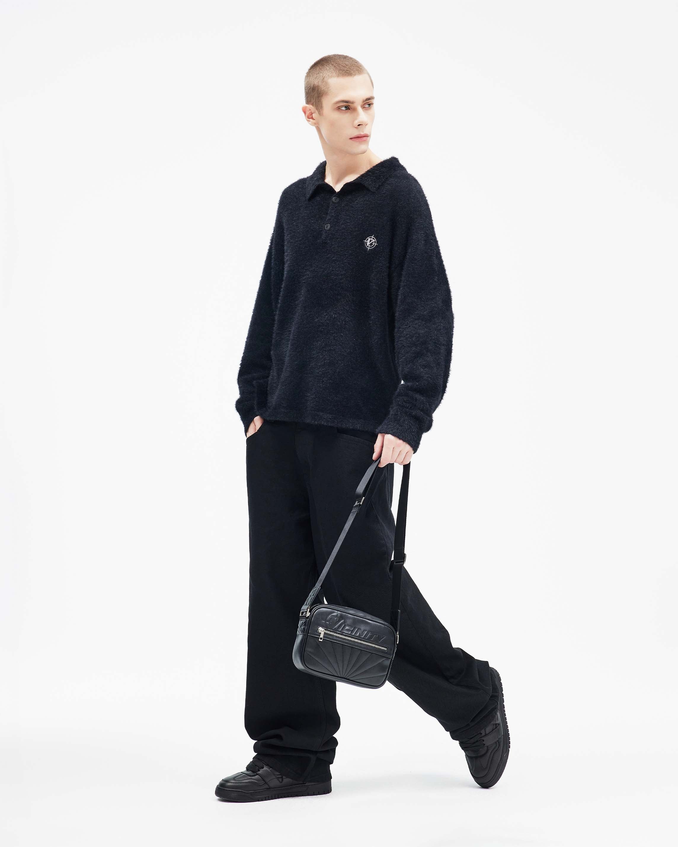 DEBOSSED LOGO SHOULDER BAG - BLACK - Image 7