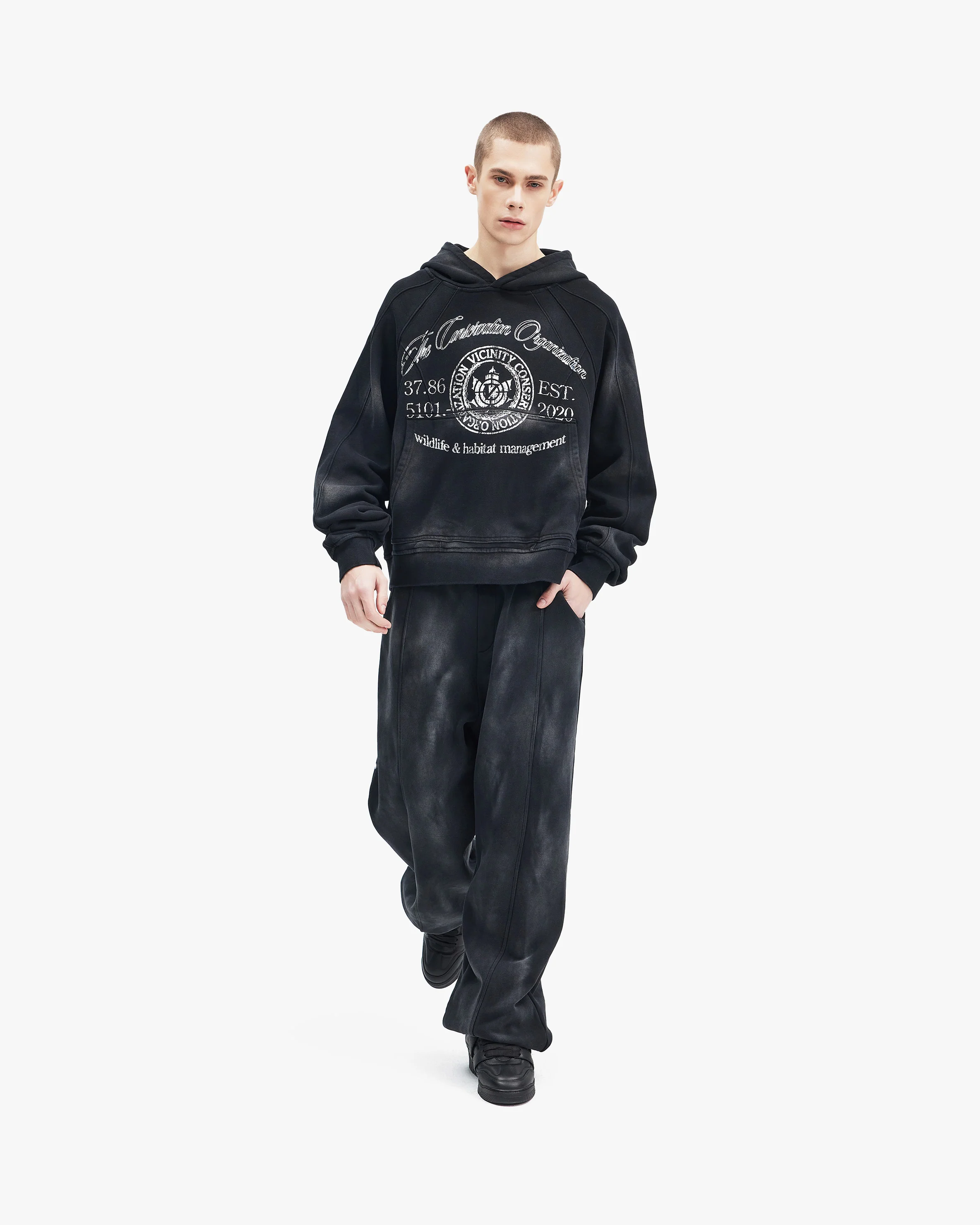 EXPLORER HOODIE BLACK - Image 7