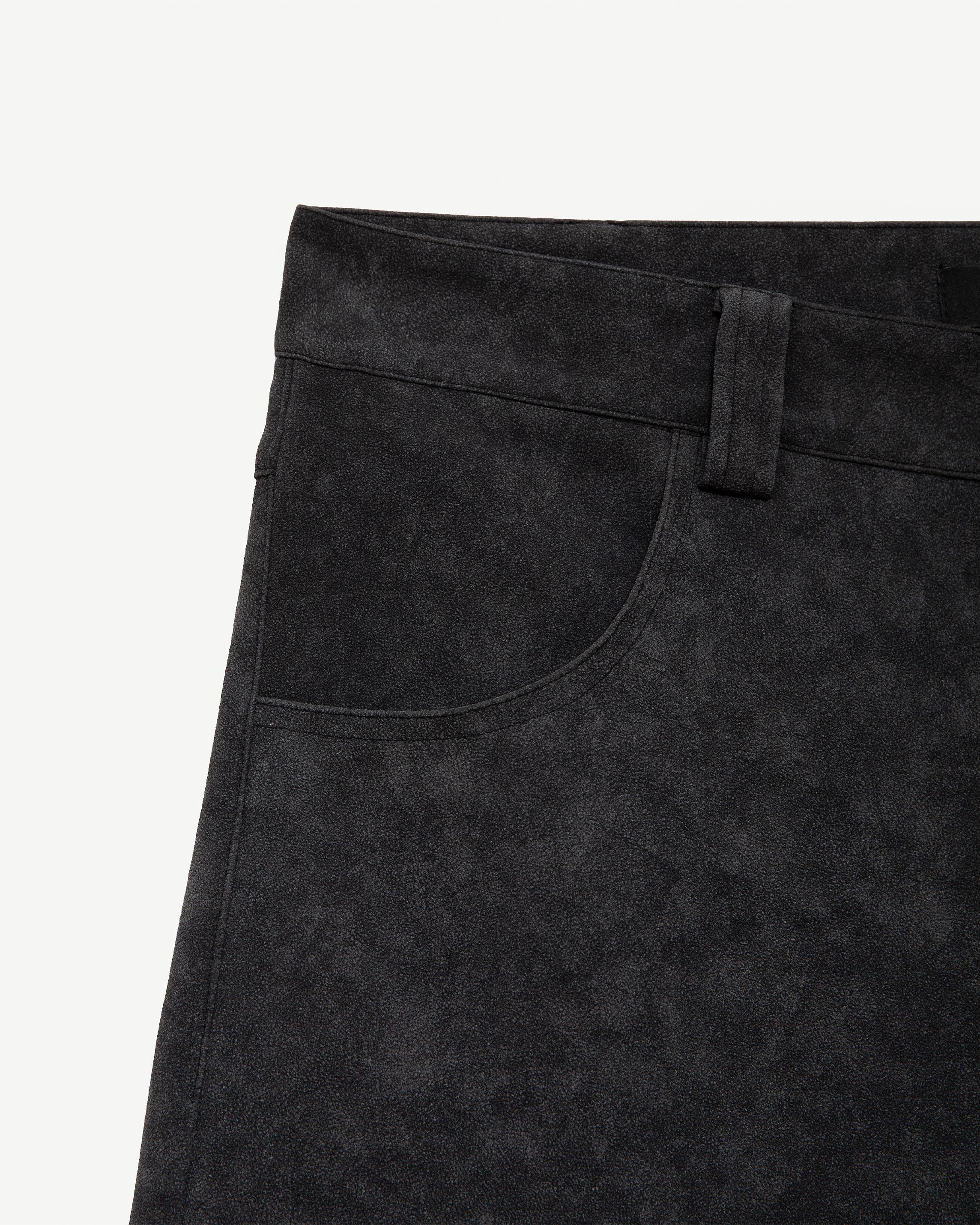 SCRIPT LOGO LEATHER PANTS TAR BLACK - Image 11
