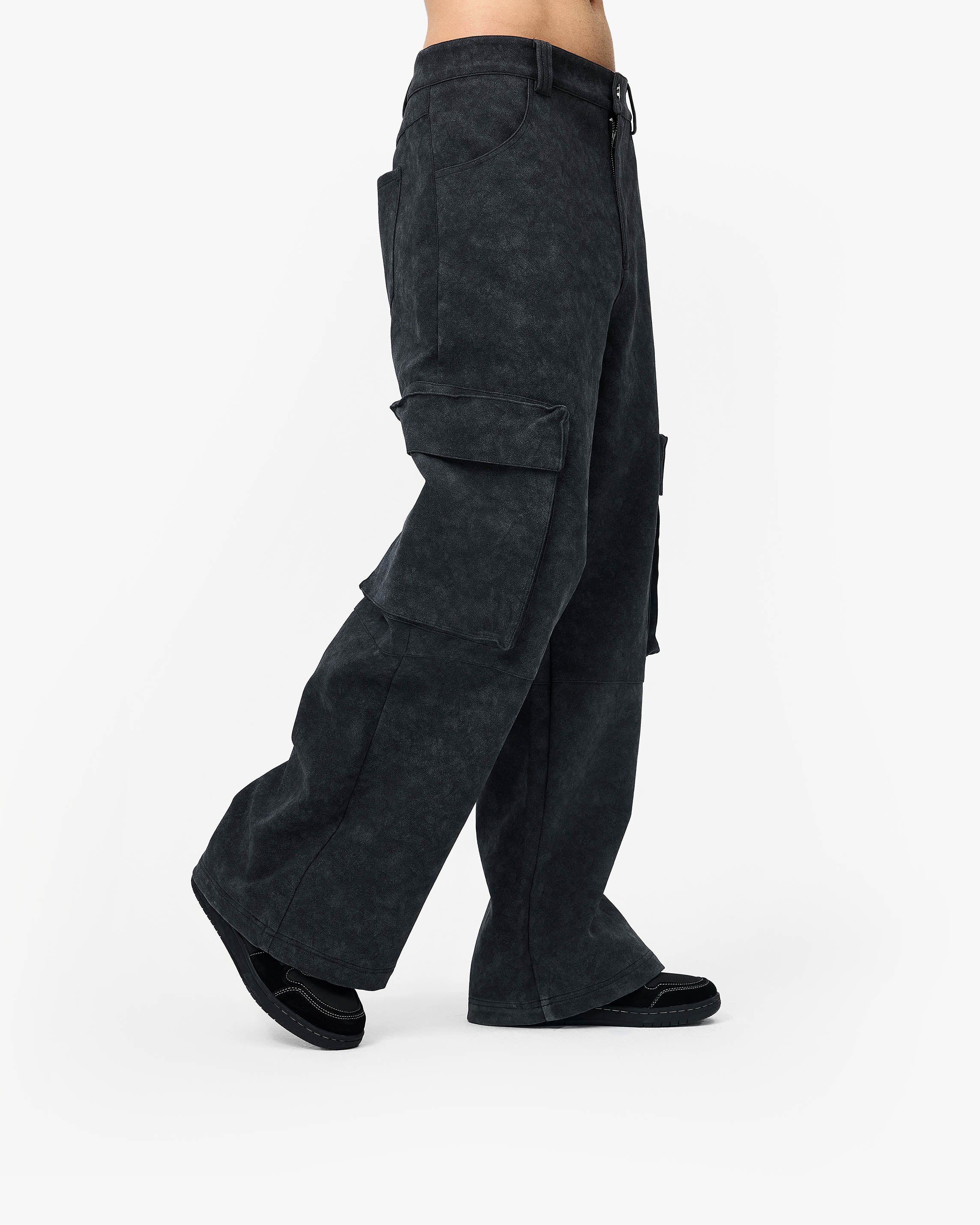 SCRIPT LOGO LEATHER PANTS TAR BLACK - Image 7