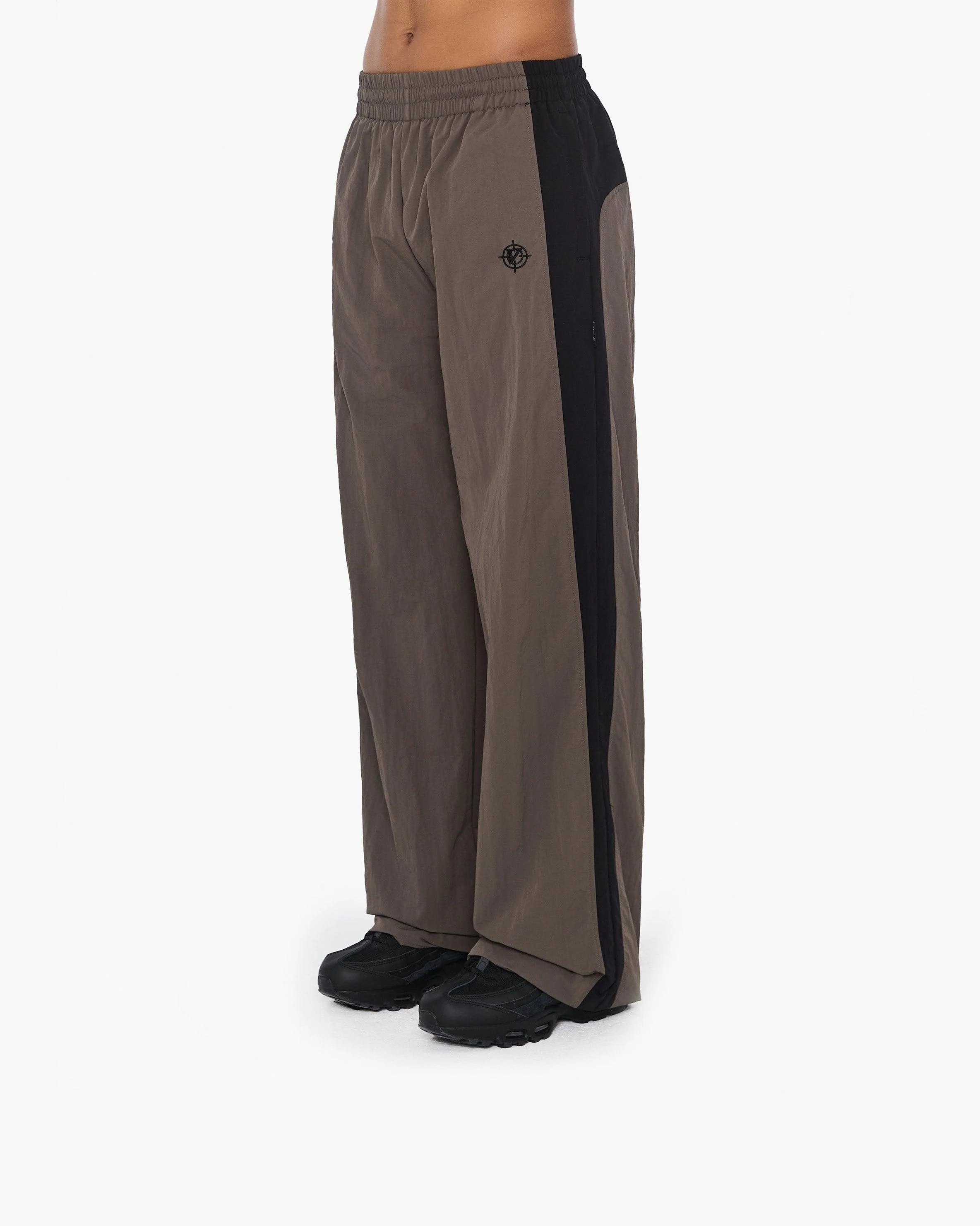 TRACK PANTS V3 MOCHA BLACK - Image 6