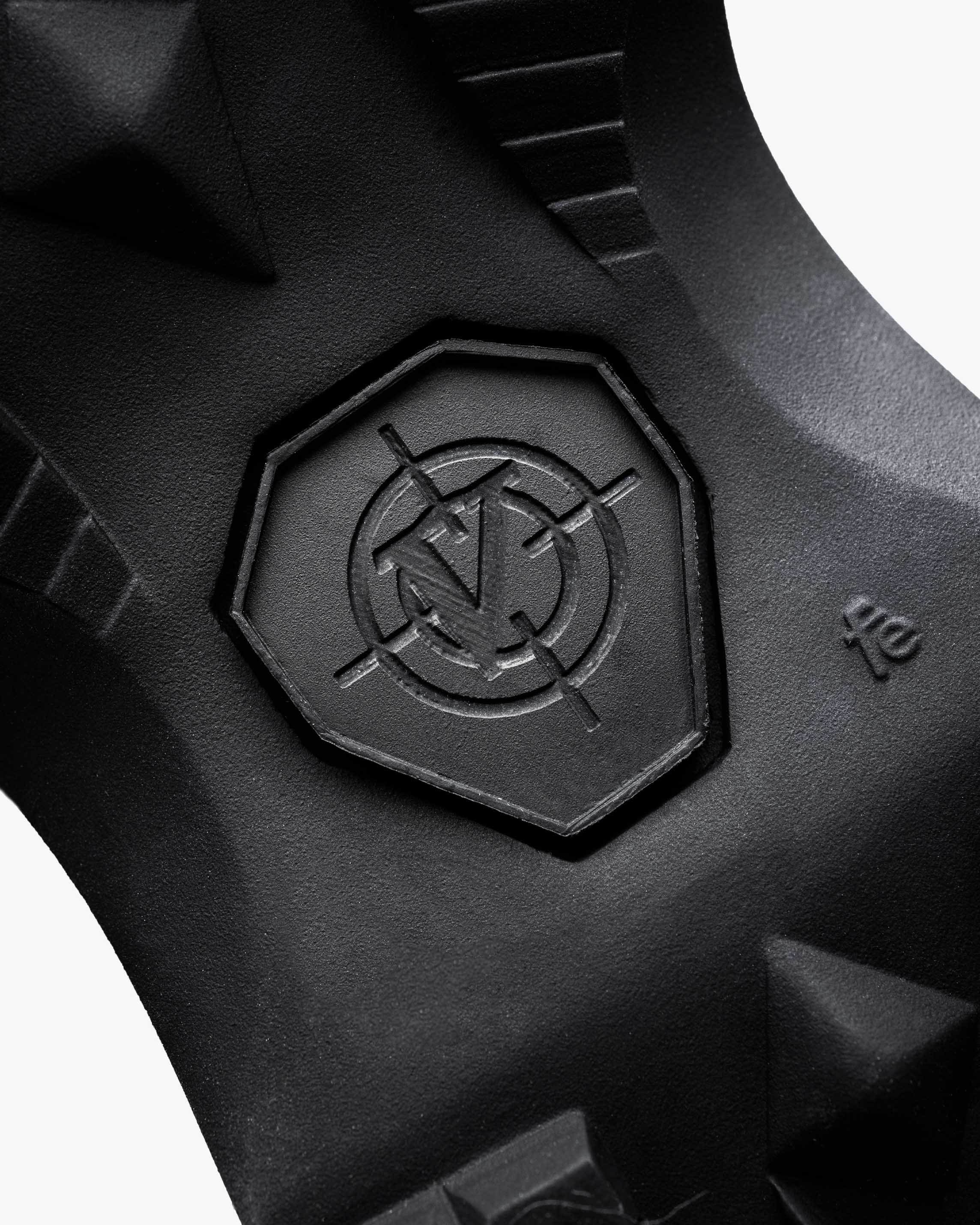 VENTURE LOWS "TRIPLE BLACK" - Image 10